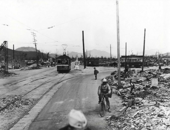 Hiroshima_November_27_1945_DOE-OPA-81-11720_LANL_91-553-1-600x460