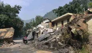 Death toll rises to 80 in China quakes