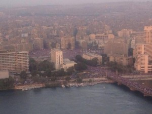 egiptu-vojska-dala-ultimatum-vladi-politicari-imaju-48-sati-da-uvaze-zahtjeve-naroda_9257_9578-700x525