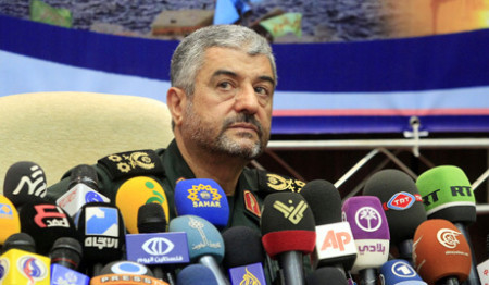 Iranian top commander warns Israel and US against attack
