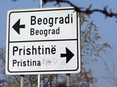 Знак на Косову и Метохији без српског писма: Београд - Приштина