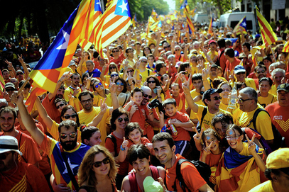 Парламент Каталоније усвојио закон о „свенародним анкетама“