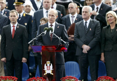 Владимир Путин за говорницом у Београду