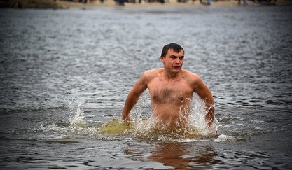 Пред Богојављење током ноћи у леденој води окупаће се више од 160 хиљада људи / © Фото: «Голос Столицы»