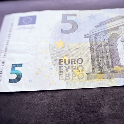 Бугарска се херојски бори за своје писмо: ћирилица на новчаници евра
