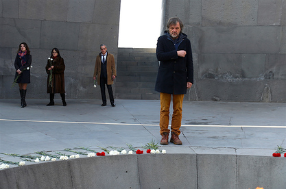 Јерменија: Кустурица у Јеревану посетио споменик и одао пошту Јерменима, жртвама турског геноцида / Фото: Драган Теодоровић – Зеко Јерменија: Кустурица у Јеревану посетио споменик и одао пошту Јерменима, жртвама турског геноцида / Фото: Драган Теодоровић – Зеко