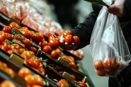 Русија затворила тржиште за турско воће и поврће, живинско месо, забранила чартер летове