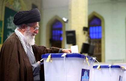 Али Хамнеи: Ирану јесте потребан развој, али не на штету независности земље