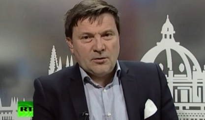Новинар, писац и блогер Нил Кларк Новинар, писац и блогер Нил Кларк