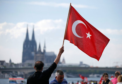 Берлин брине растући утицај Турске на на Турке који живе у Немачкој